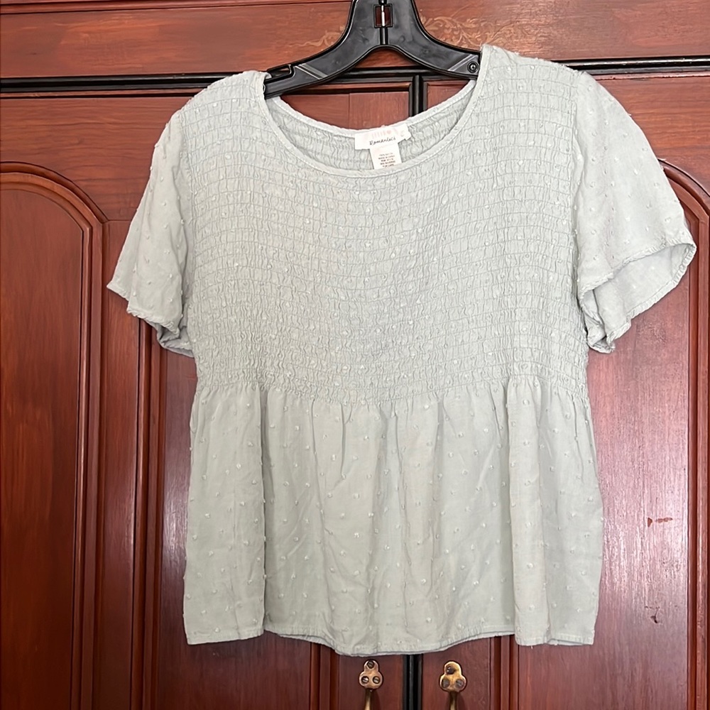 Urban Romantics Light Green Smocked Flowy Shirt Size Large